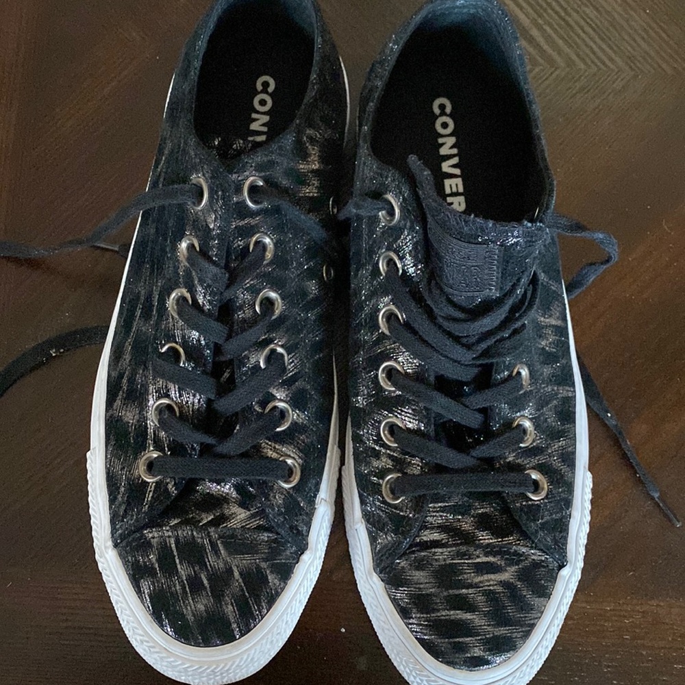 Converse Women's Black and Silver Patterned Sneakers